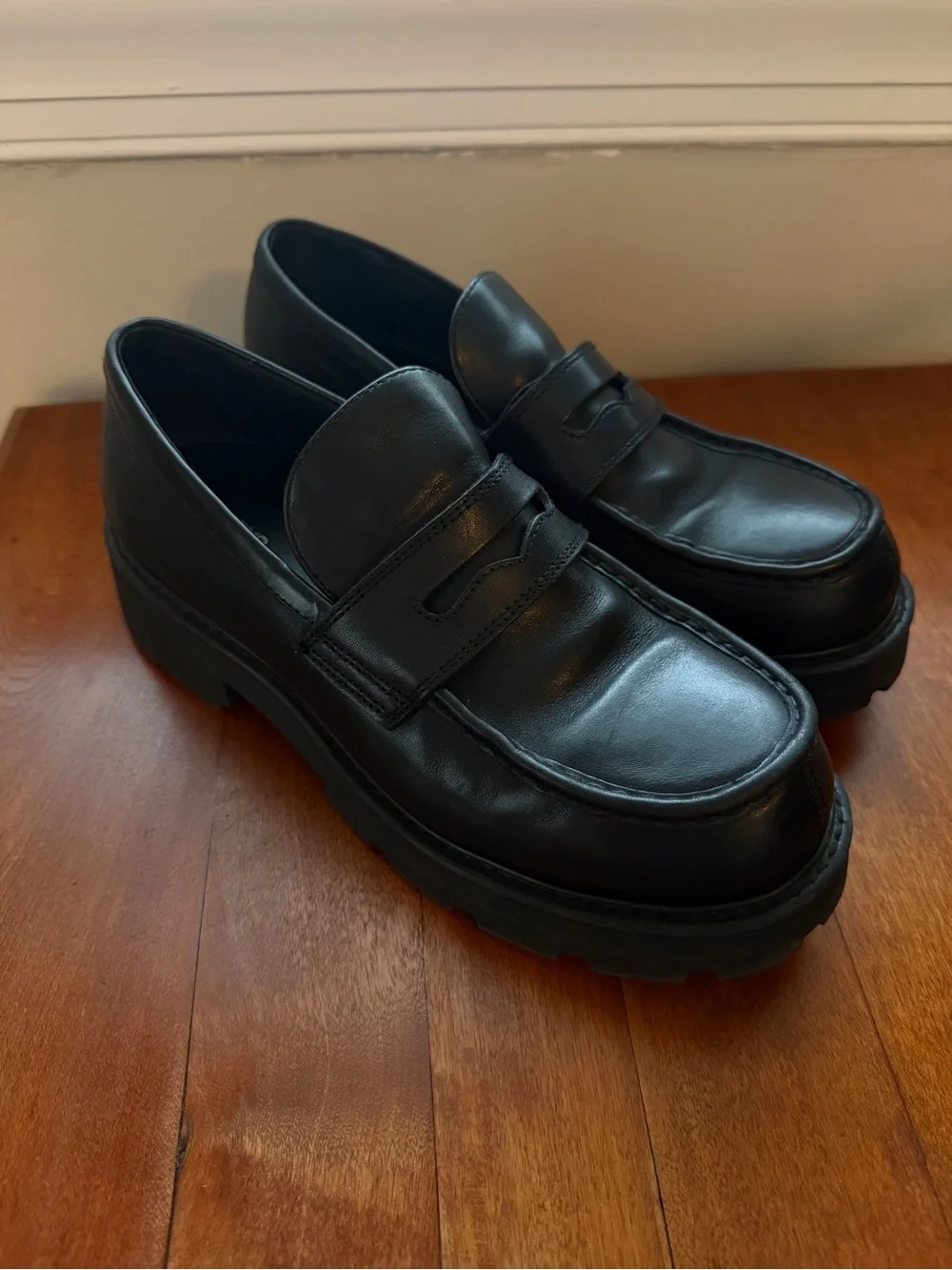 Women’s Vagabond Black Leather Loafers